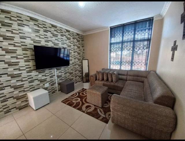 1 BEDROOM APARTMENT FOR SALE IN MEREBANK